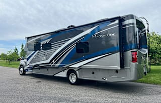 Mi Casa Luxury RV