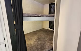 Delivery Only - Super clean and bright 5th wheel