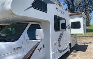 Thor Motor Coach Freedom Elite 22FE w/Lots Upgrade
