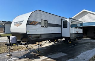 Pet Friendly, Family Ready, Spacious and Ready!
