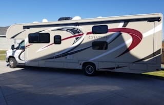 2017 Thor Motor Coach Chateau 31E Bunkhouse