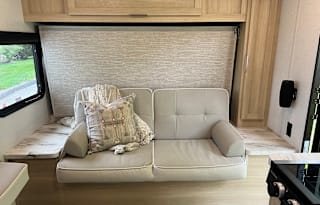 2023 Camper Trailer - Spacious & Fully Equipped!