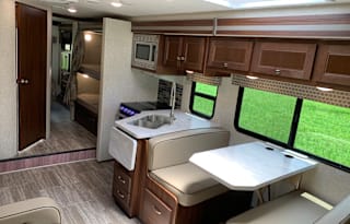 2019 Motorhome sleeps 10 extra large living space