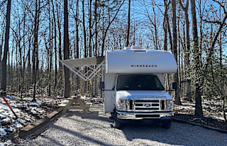 Adventure-Ready 2019 Winnebago Outlook 25J –