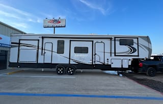 2022 Forest River RV Sandpiper 38FKOK