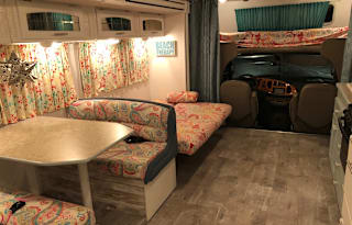 "Pearl" Sunny Beach House RV - Families love it!
