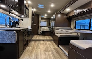 Spacious, Fully Loaded 24ft Motorhome