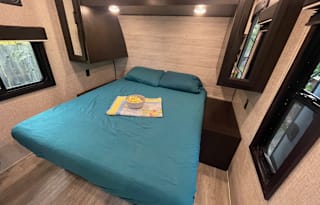 Buckland Family RV "2023 Jayco Jay Flight BH"