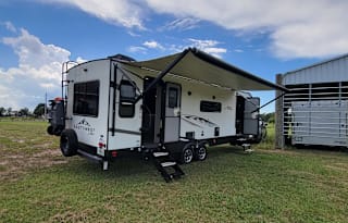 Spacious Family & Pet Friendly RV Rental
