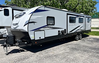 Scott & Shannon’s Cozy Camper