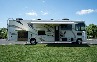 Beautiful Class A Pet Friendly RV