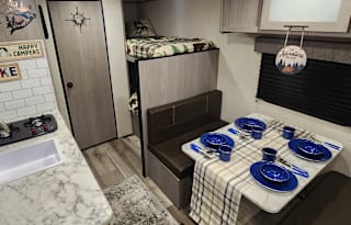 2023 Coleman 17B Easy tow Pet Friendly