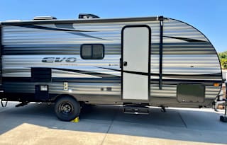 2020 EVO FS 177BQ RV Rental near Palmdale,CA,93550