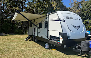 Keystone Bullet. Sleeps 8. Delivery Available.