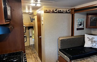 2016 Pacific Coachworks Panther Xtralite 25XL