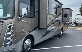 2021 Thor Motor Coach Challenger 37DS
