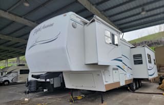 2001 Thor 5th Avenue 42T