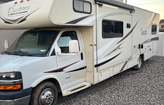 2014 Coachmen RV Freelander 32BH Chevy 4500