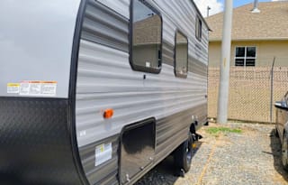 Lightweight Family Friendly Travel Trailer!