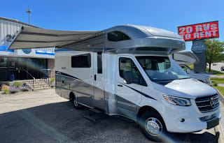 2021 Winnebago Navion 24D