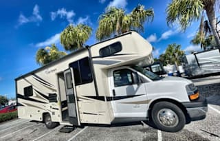2020 Coachmen Freelander 27QB Dual Queen Beds
