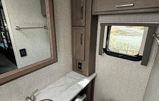2023 Thor Motor Coach Hurricane 35M