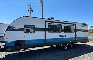 2023 Cruise Lite Bunkhouse Sleeps 10