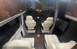 Benz Airstream Luxurious Interstate Grand Lounge