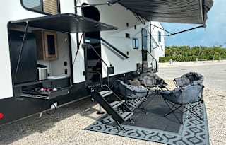 2024 Forest River RV Cherokee Arctic Wolf 321BH