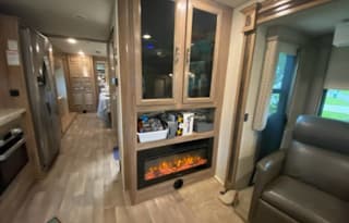 2019 36HPrestige Washer Dryer -Theater Seating!