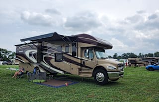 2014 Jayco Seneca 37FS - Bunk beds! Great for families! Fully stocked!