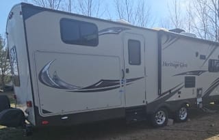 Spacious BunkHouse For Your Family Fun Event!!