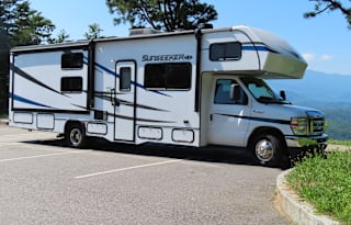 Great Family Getaway w/ Bunk House