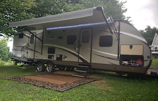 2018 Dutchmen RV Coleman Light 3015BH