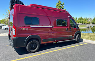 PJ’s 2022 Winnebago Solis 59P with rooftop AC