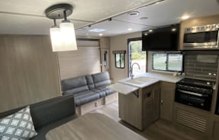 Luxury On Wheels: Fully Equipped for Adventure!