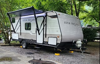 ★FULL size BUNKS★Sleeps 6★Outdoor Kitchen★Exit 407