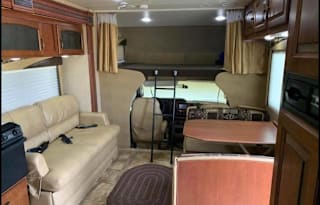 2014 Jayco Greyhawk with Auto Leveling & Generator