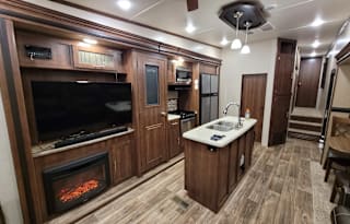 2018 CrossRoads **TWO BEDROOMS!!!**