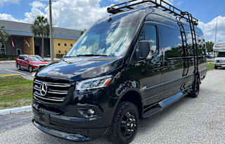 Black VanLife 3, Luxe Cruiser 24ft