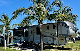 2021 Alliance RV Paradigm 370FB