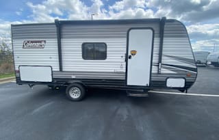 2021 Dutchmen RV Coleman Lantern LT Series 18RB - Great for young families!!!