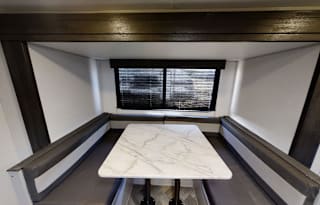ZINGG'S TRAVEL TRAILER - RENT WITH EASE!