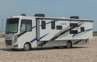 TxRvAdventures Bunks Sleeps 8 Class A "Annie"