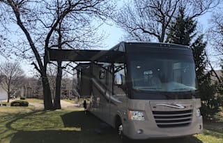 2016 Coachmen RV Mirada 35BH, Family adventure awaits!