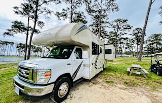 2018 28ft Thor Motor Coach Freedom Elite