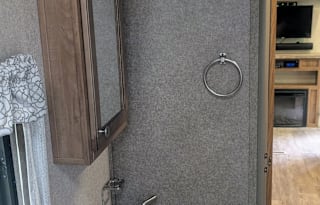 2018 Rockwood fifth wheel bunks