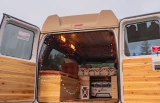 Autumn Breeze Voyager - Cozy Cedar Camper