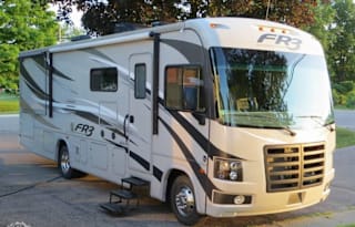 Family RV Rental with Optional Tow Dolly
