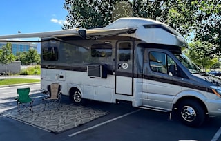 2018 Tiffin 24' Fully Stocked/Auto-Level